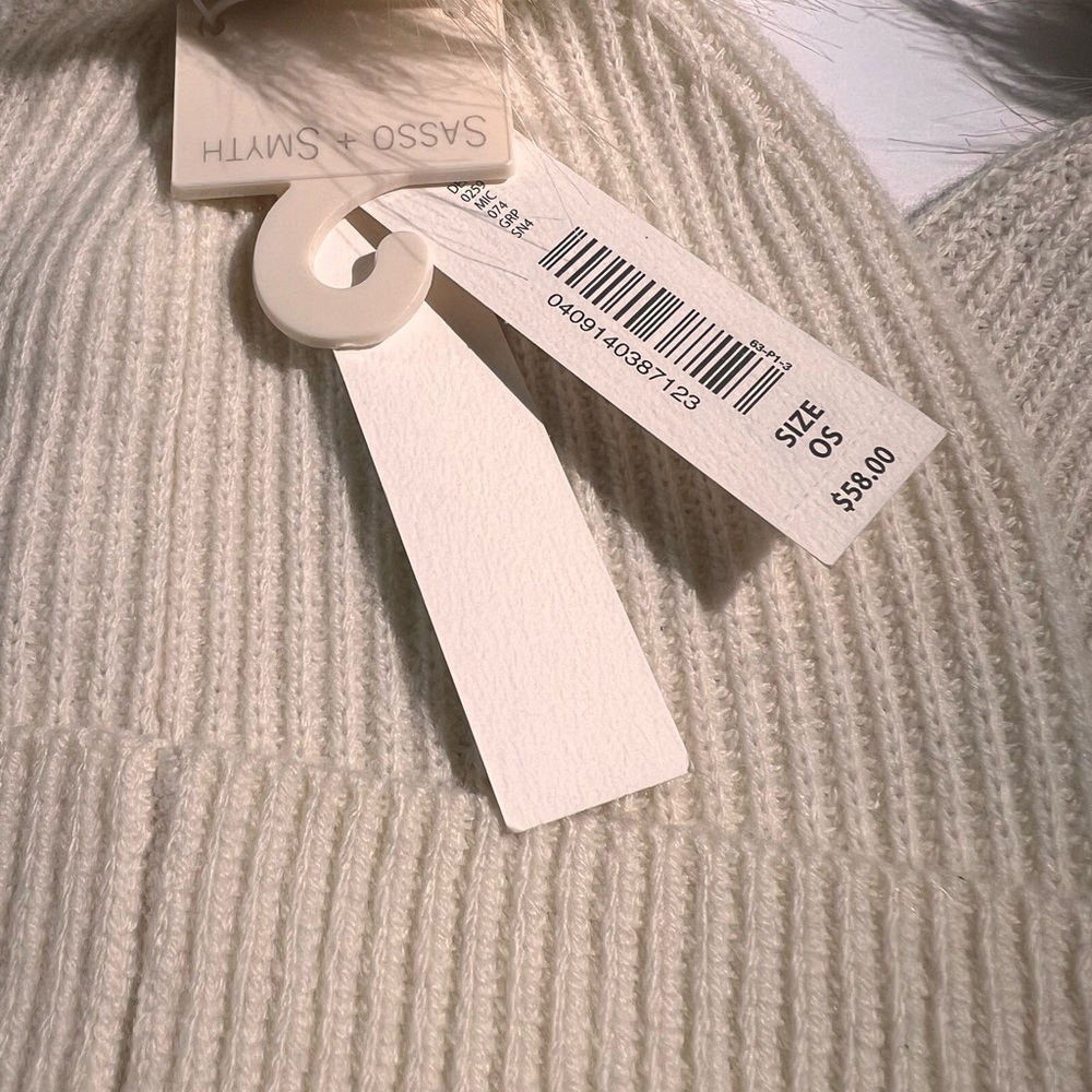 NWT $58 SASSO + SMYTH “A Touch of Cashmere” Pom Beanie - Picture 2 of 3
